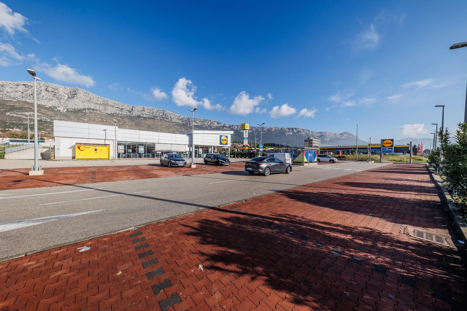 Split: Trgovački centri u okolici Splita i danas su pod bojkotom kupaca Split: Trgovački centri u okolici Splita i danas su pod bojkotom kupaca