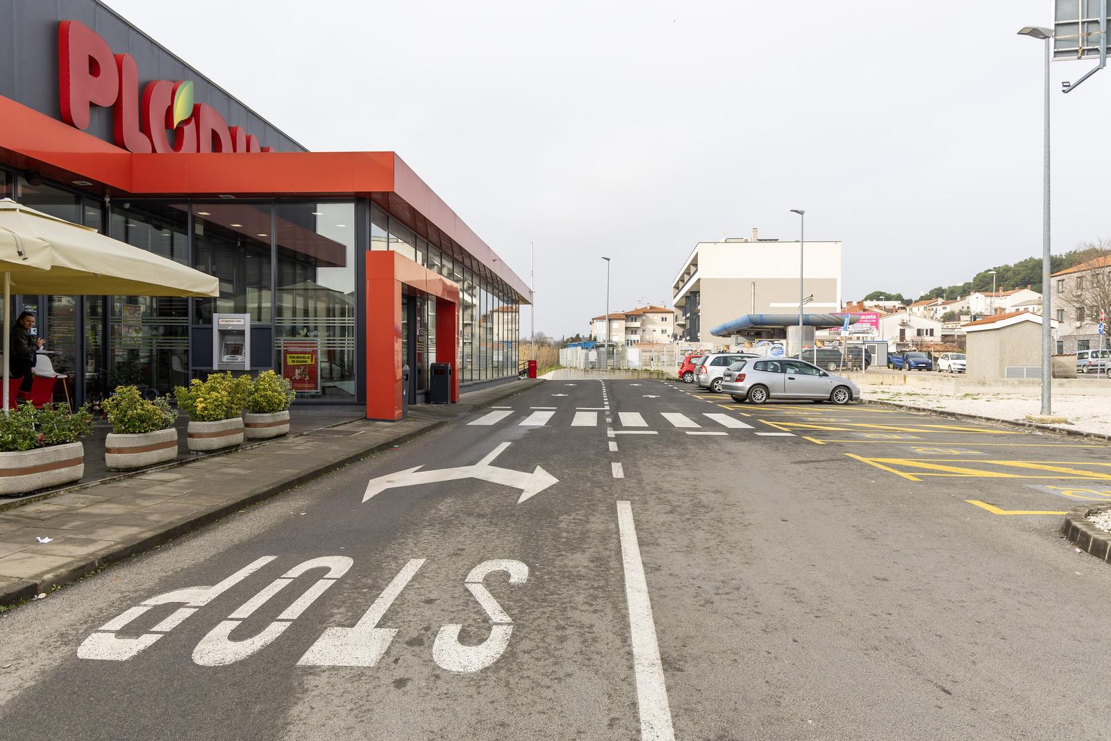 Pula: trgovački centri prazni tijekom drugog bojkota Pula: trgovački centri prazni tijekom drugog bojkota