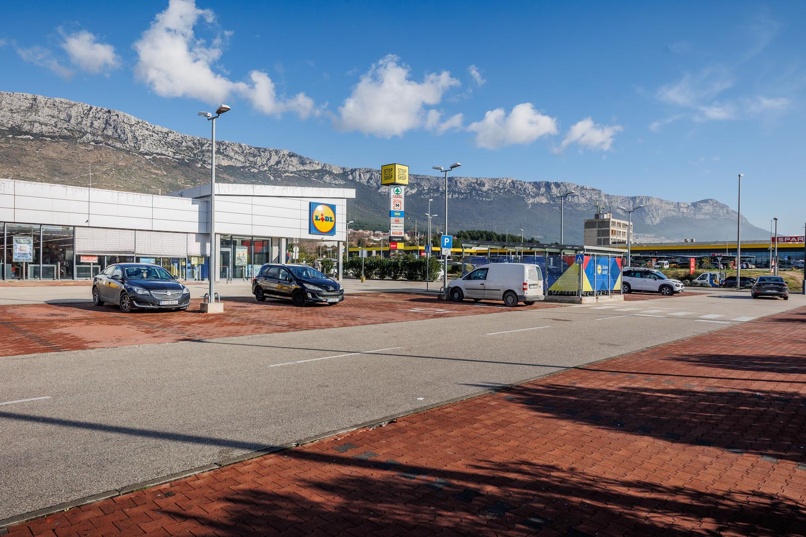 Split: Trgovački centri u okolici Splita i danas su pod bojkotom kupaca Split: Trgovački centri u okolici Splita i danas su pod bojkotom kupaca