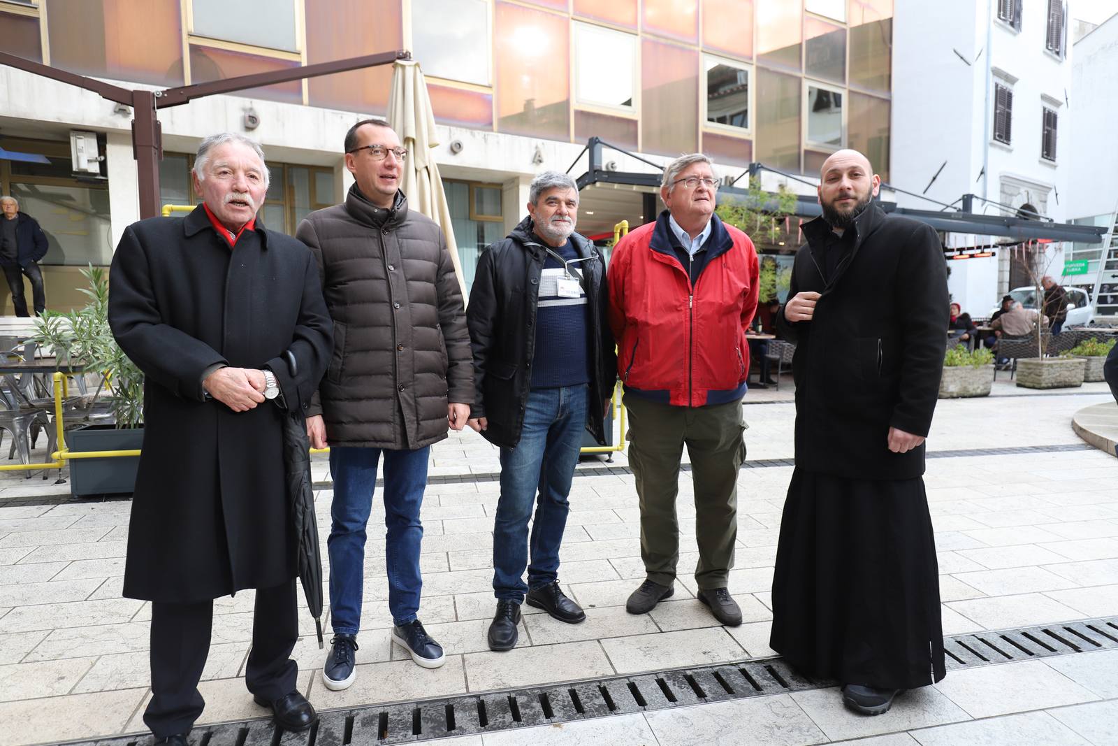 Proslava-Badnjaka-na-Koblerovom-trgu-1 Proslava-Badnjaka-na-Koblerovom-trgu-1