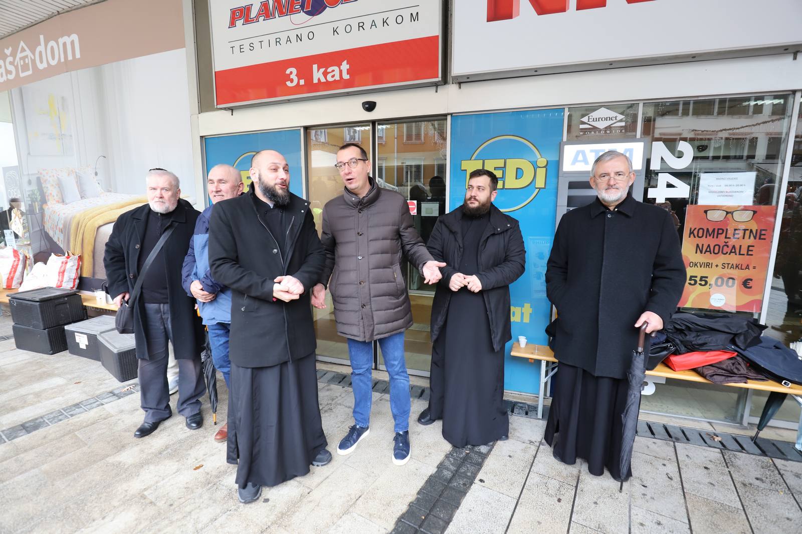 Proslava-Badnjaka-na-Koblerovom-trgu-5 Proslava-Badnjaka-na-Koblerovom-trgu-5