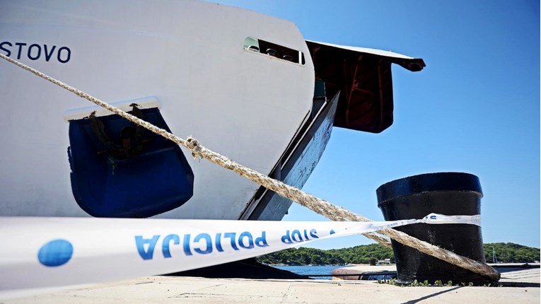 1ededf08-34fc-4d23-9f42-5cda86f11e4b