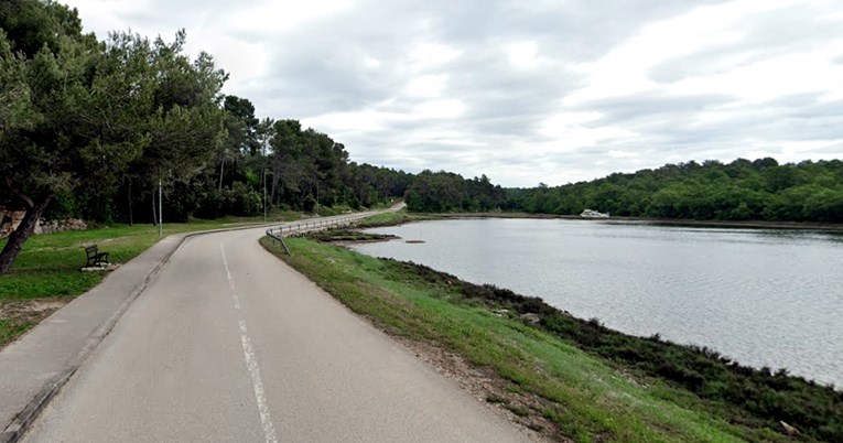 9e193b35-9d44-42d3-9584-afb4b6da2922