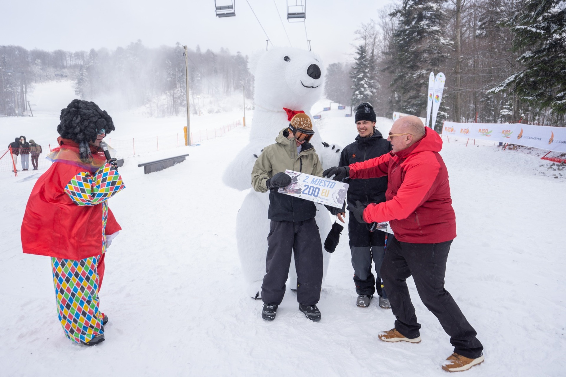 Carnival snowboard session 2025 19