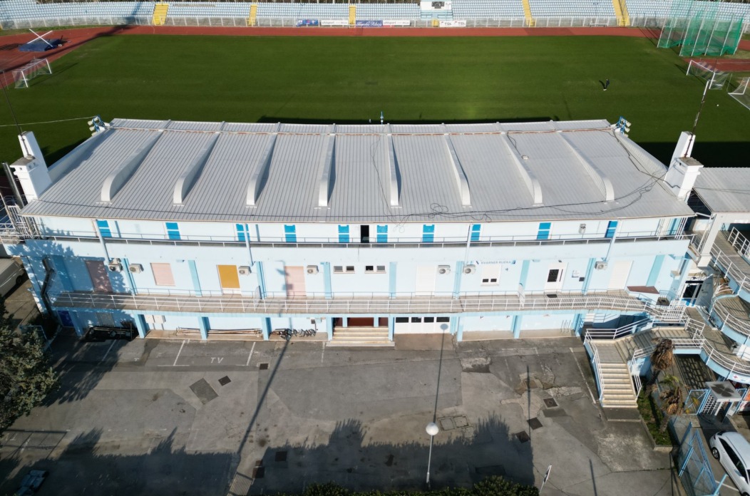 Obnovljena-nadstresnica-Centralne-tribine-stadiona-Kantrida-1 Obnovljena-nadstresnica-Centralne-tribine-stadiona-Kantrida-1