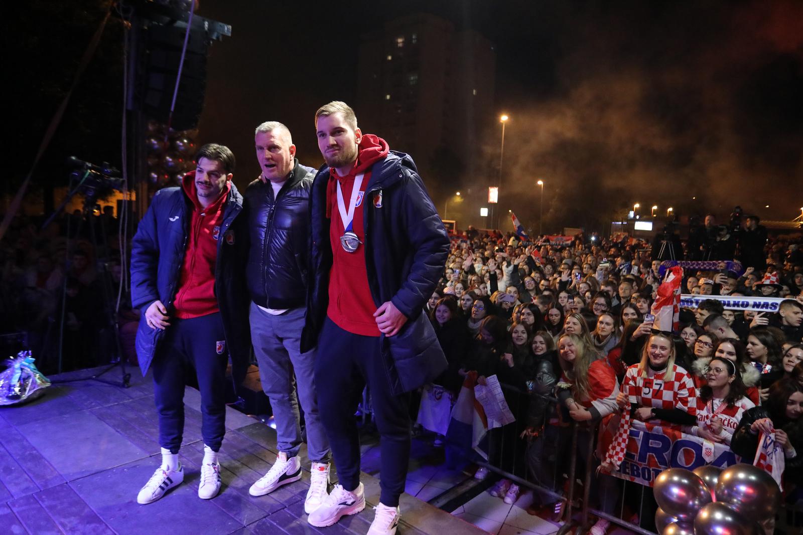 Rijeka: Do?ek srebrnih Tina Lu?ina, Filipa Glavaa i Valtera Matoevi?a Rijeka: Do?ek srebrnih Tina Lu?ina, Filipa Glavaa i Valtera Matoevi?a