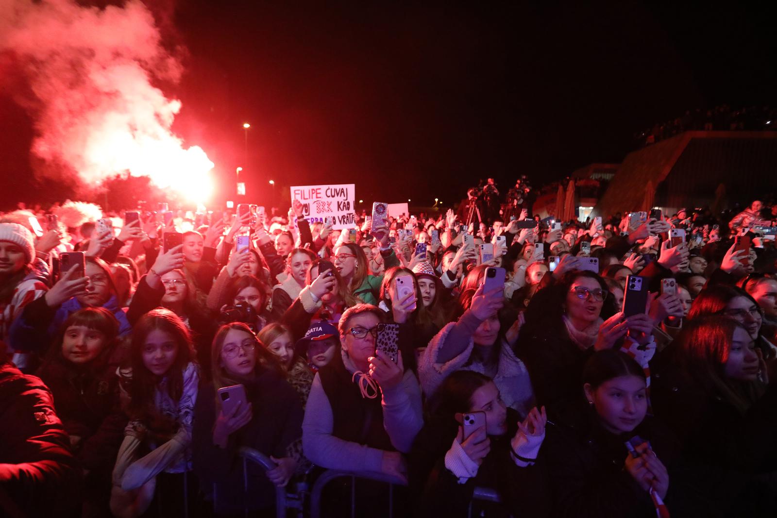 Rijeka: Do?ek srebrnih Tina Lu?ina, Filipa Glavaa i Valtera Matoevi?a Rijeka: Do?ek srebrnih Tina Lu?ina, Filipa Glavaa i Valtera Matoevi?a