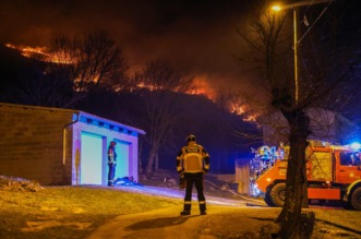 Požar koji je poslijepodne izbio podno Učke sad je pod kontrolom Požar koji je poslijepodne izbio podno Učke sad je pod kontrolom