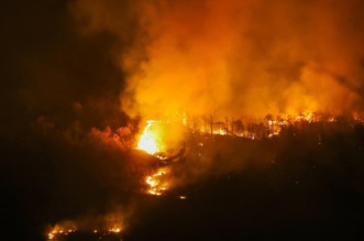 Požar koji je poslijepodne izbio podno Učke sad je pod kontrolom Požar koji je poslijepodne izbio podno Učke sad je pod kontrolom