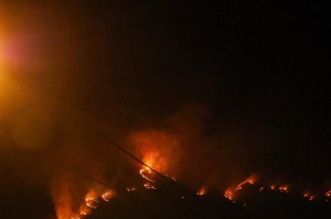 Požar koji je poslijepodne izbio podno Učke sad je pod kontrolom Požar koji je poslijepodne izbio podno Učke sad je pod kontrolom