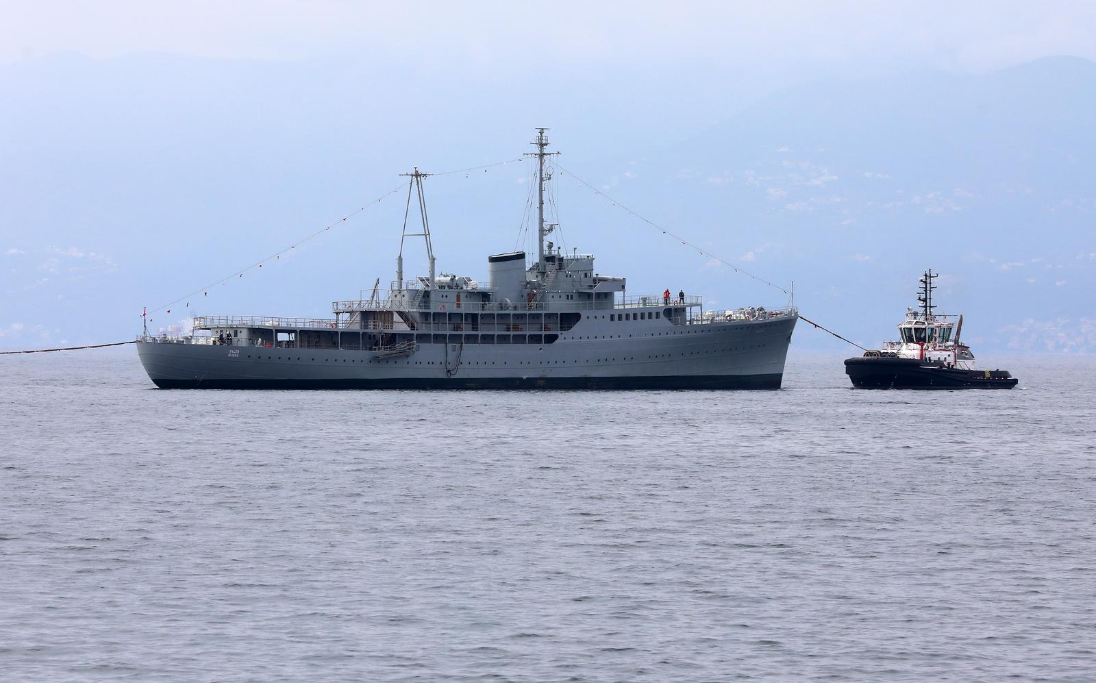 Rijeka: Brod Galeb dotegljen je u riječku luku