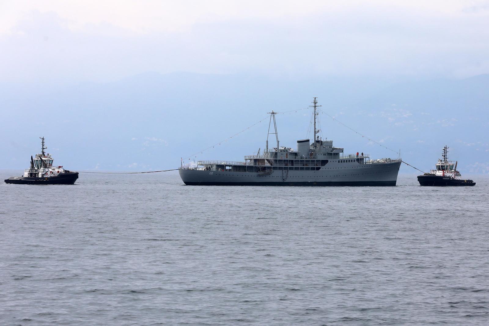 Rijeka: Brod Galeb dotegljen je u riječku luku