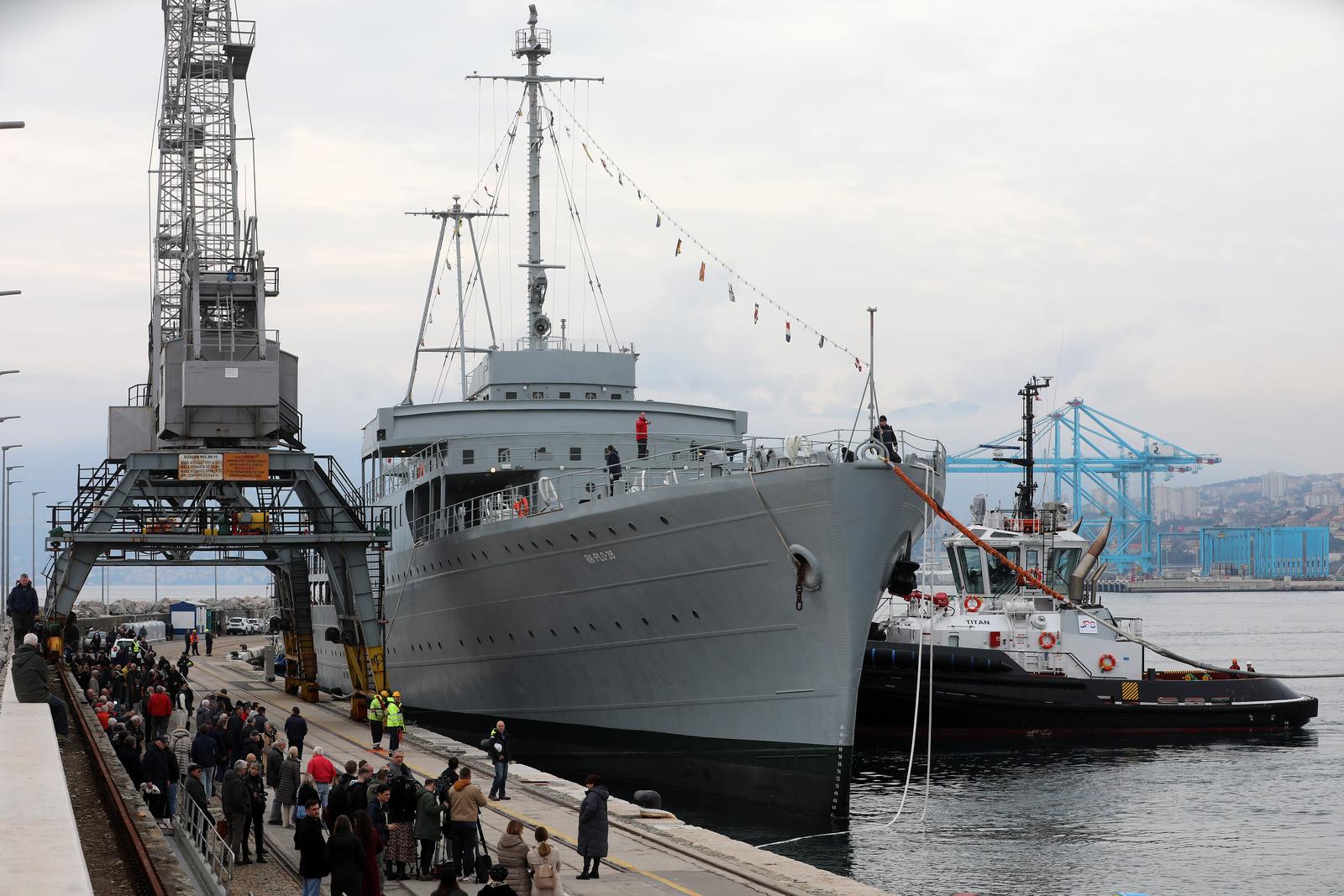 Rijeka: Brod Galeb dotegljen je u rije?ku luku