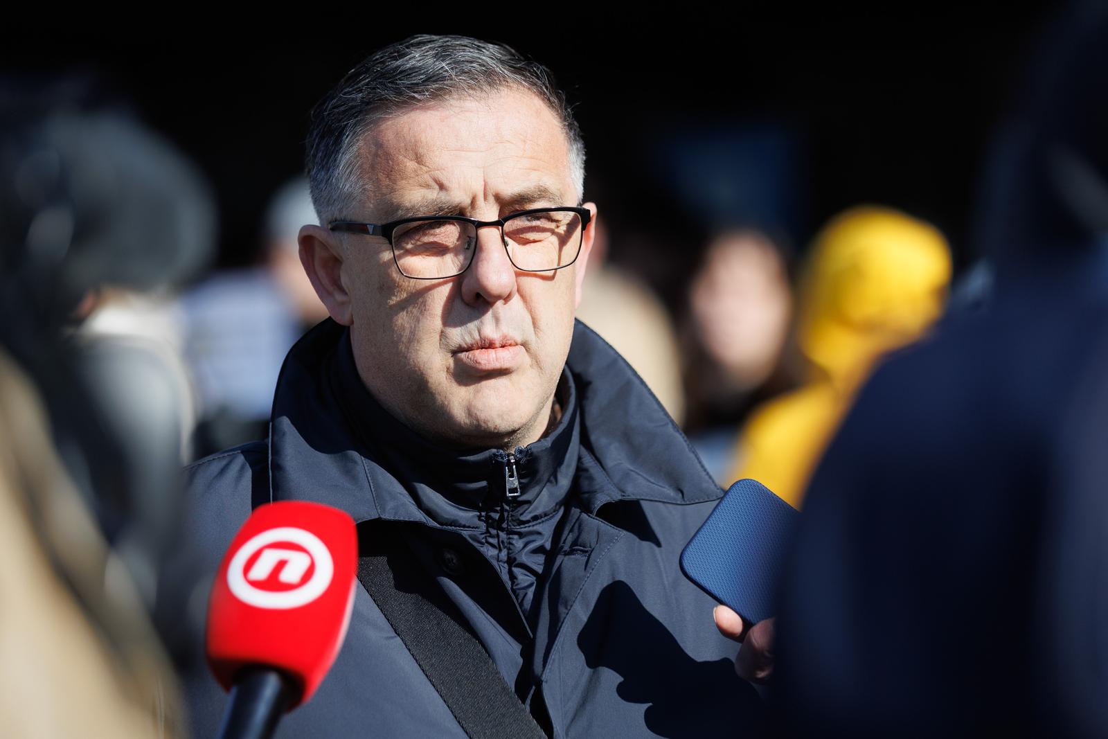 Kostrena: Mirni prosvjed i predaja peticije “Spasimo plaže na Kvarneru” Kostrena: Mirni prosvjed i predaja peticije “Spasimo plaže na Kvarneru”