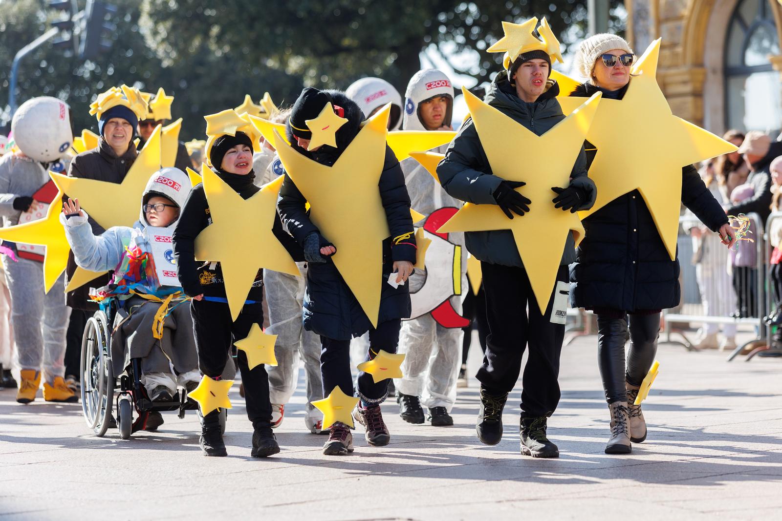 Dječja karnevalska povorka prošla središtem Rijeke Dječja karnevalska povorka prošla središtem Rijeke