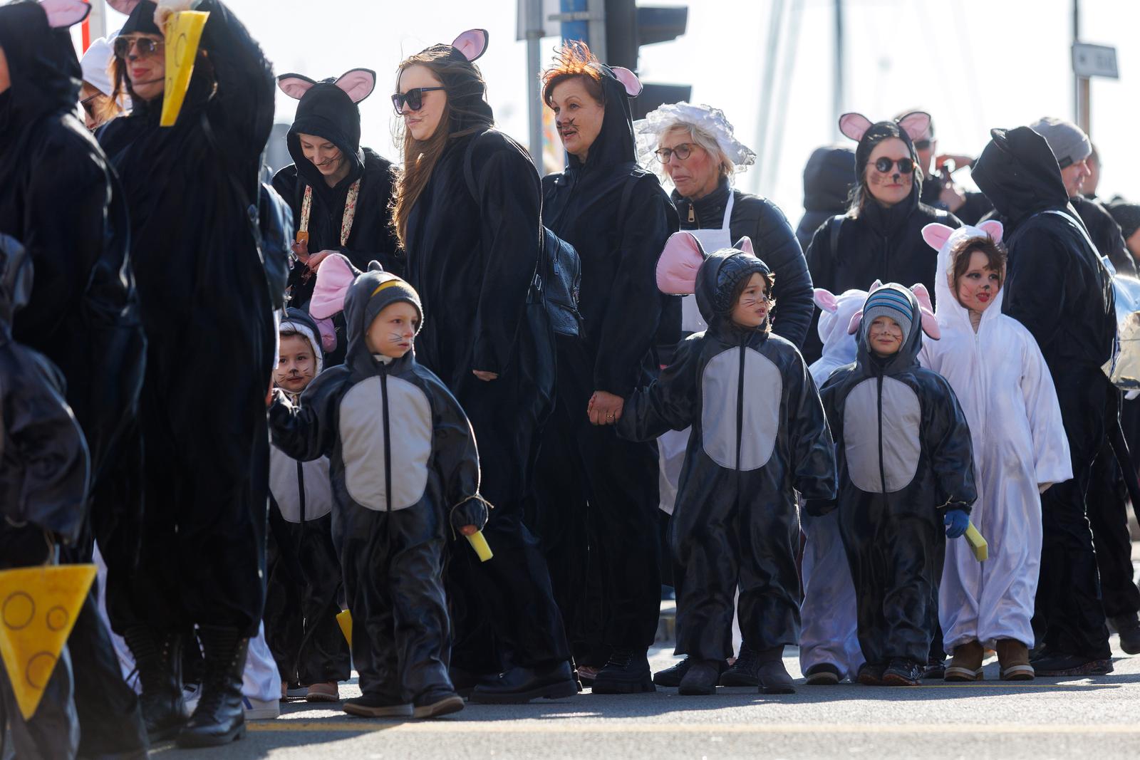 Dječja karnevalska povorka prošla središtem Rijeke Dječja karnevalska povorka prošla središtem Rijeke