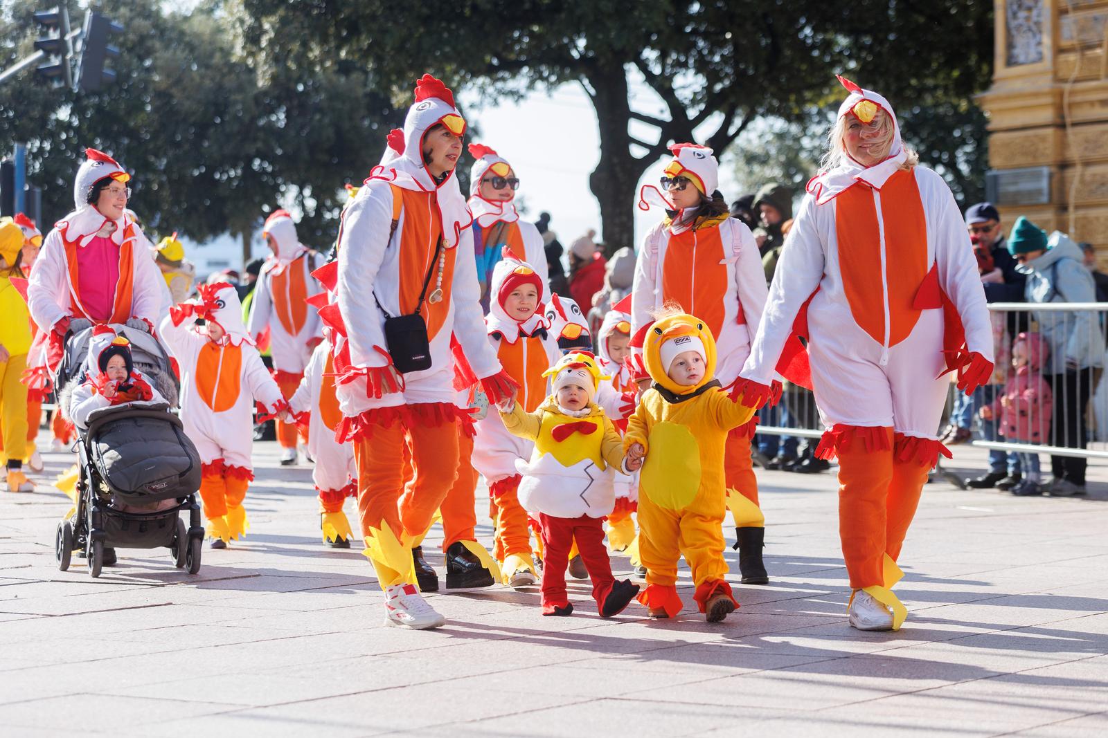 Dječja karnevalska povorka prošla središtem Rijeke Dječja karnevalska povorka prošla središtem Rijeke