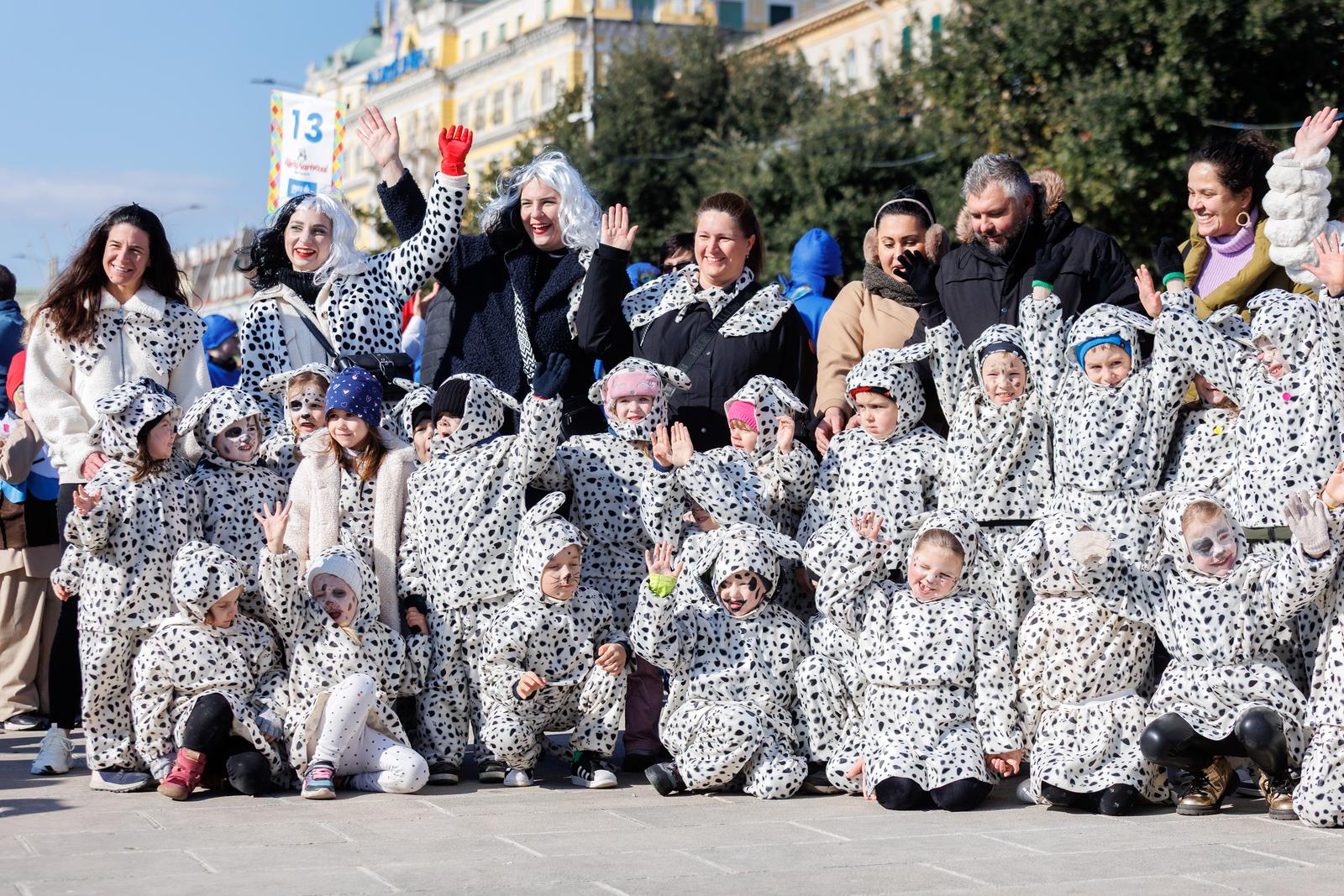 Dječja karnevalska povorka prošla središtem Rijeke Dječja karnevalska povorka prošla središtem Rijeke