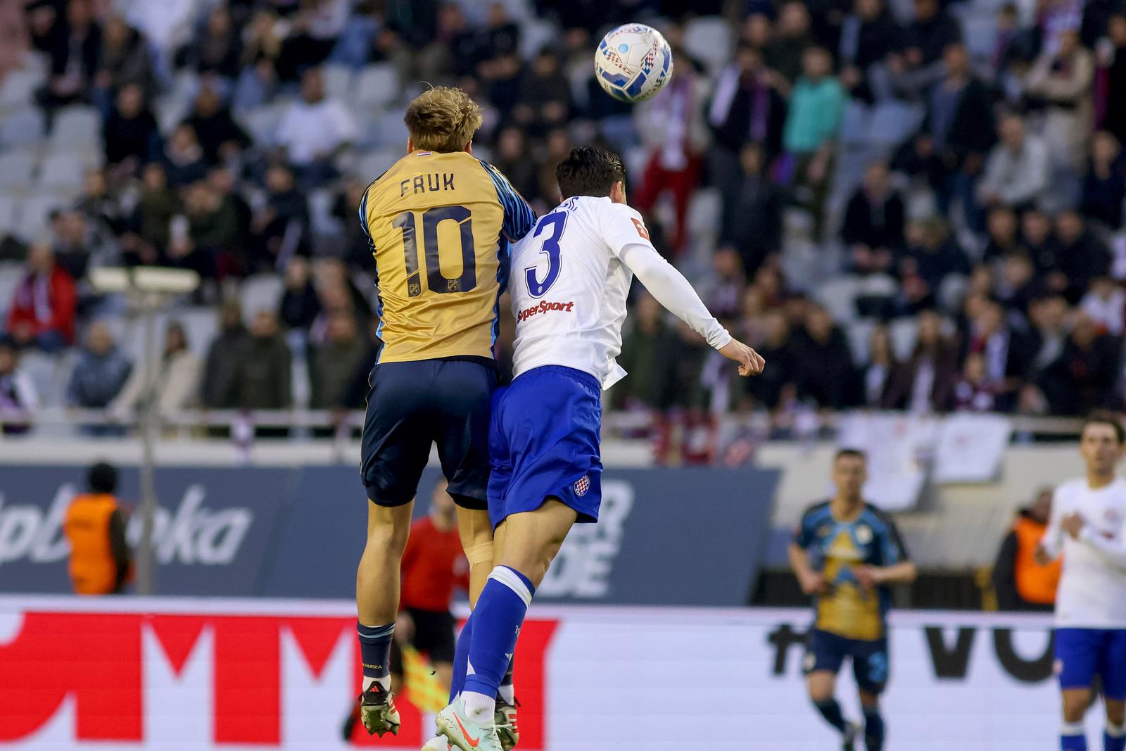 Split: Hajduk i Rijeka sastali se u četvrtfinalu Hrvatskog nogometnog kupa Split: Hajduk i Rijeka sastali se u četvrtfinalu Hrvatskog nogometnog kupa