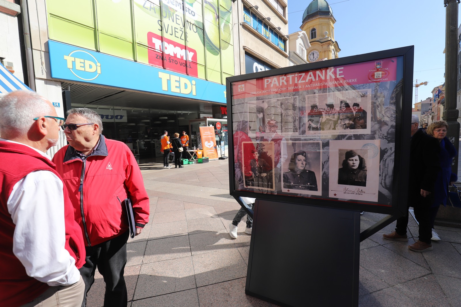 Izlozba-Partizanke-na-Korzu-3