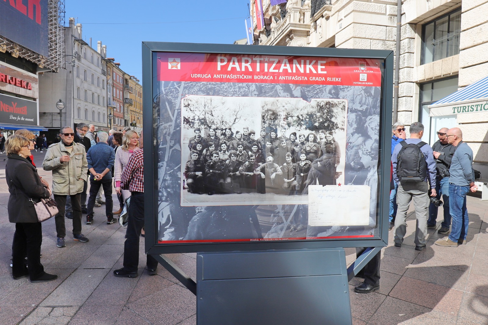 Izlozba-Partizanke-na-Korzu-5