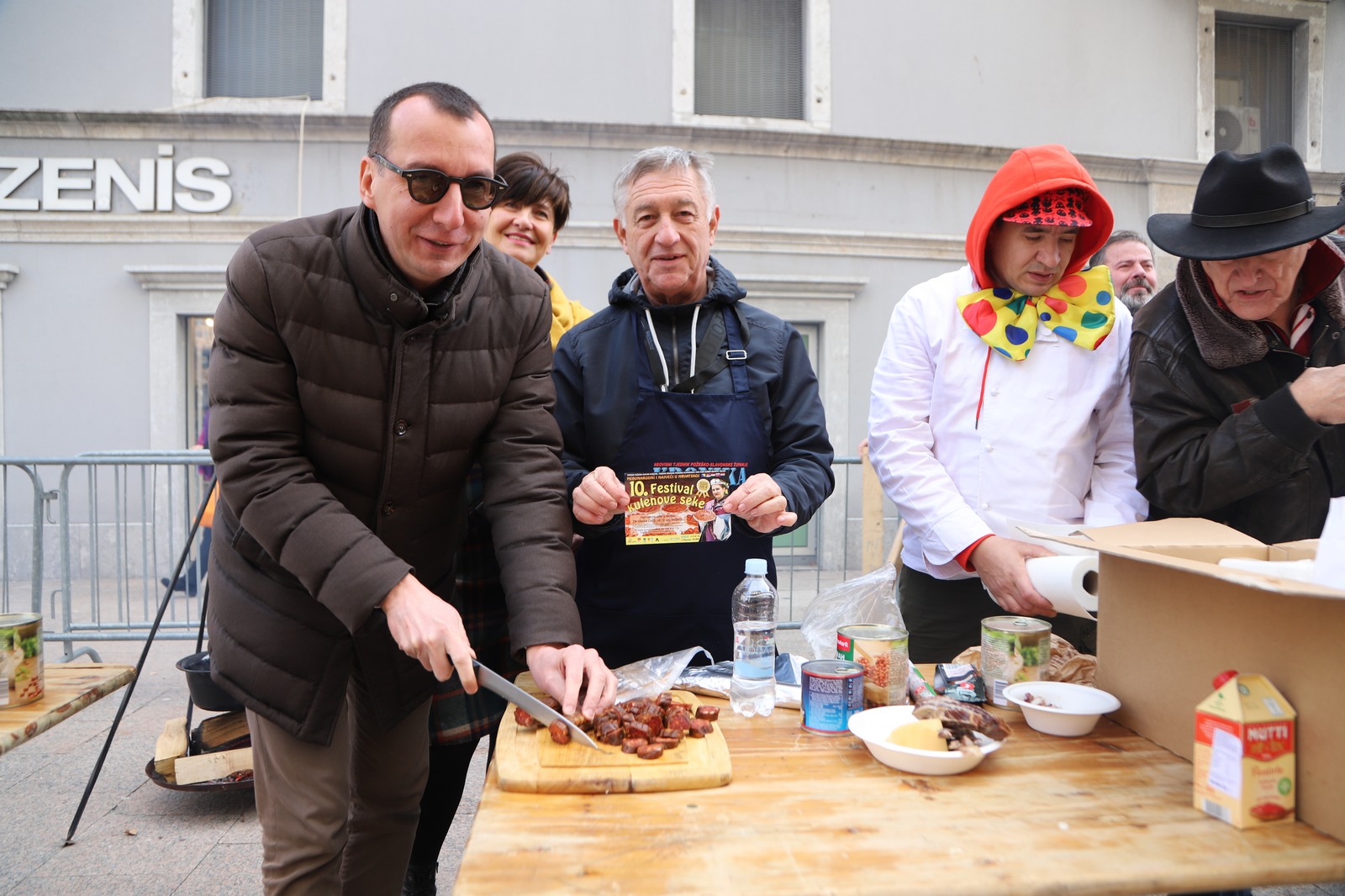 Maskarana-manestra-1