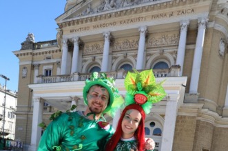 Rijeka: Povorka makara na Rije?kom karnevalu Rijeka: Povorka makara na Rije?kom karnevalu