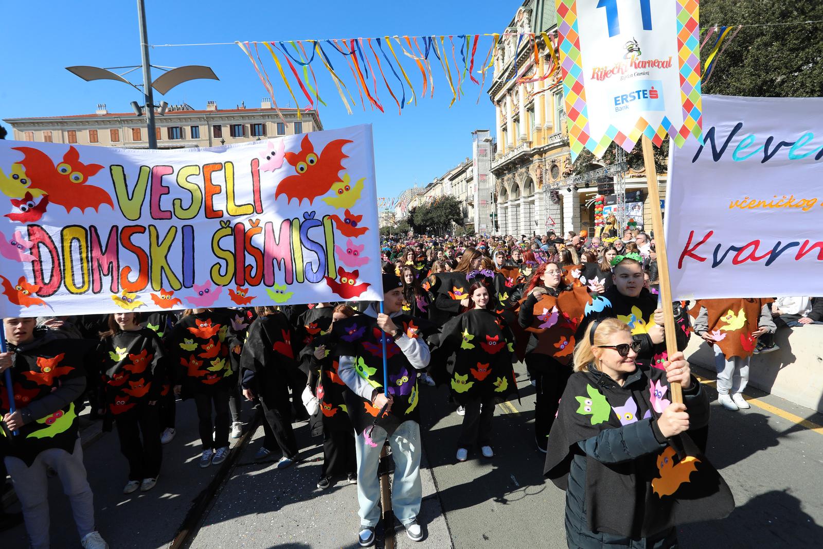 Rijeka: Povorka maškara na Riječkom karnevalu Rijeka: Povorka maškara na Riječkom karnevalu