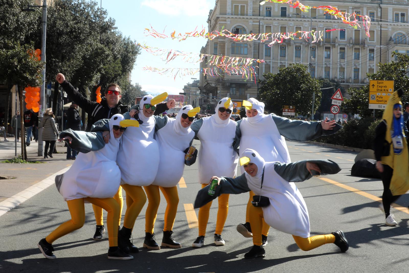 Rijeka: Povorka makara na Rije?kom karnevalu Rijeka: Povorka makara na Rije?kom karnevalu