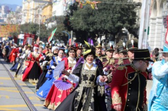 Rijeka: Povorka maškara na Riječkom karnevalu Rijeka: Povorka maškara na Riječkom karnevalu