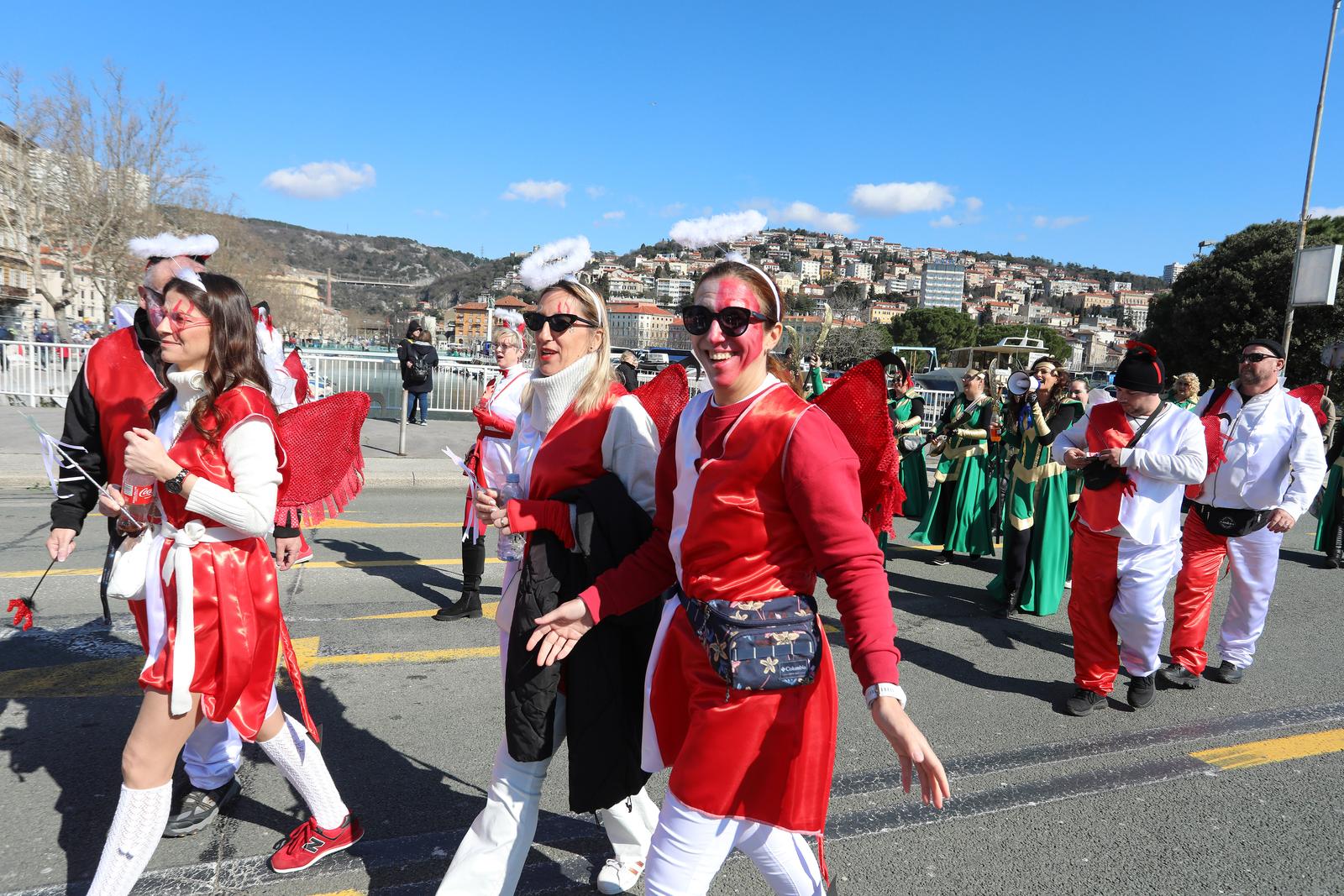 Rijeka: Povorka makara na Rije?kom karnevalu Rijeka: Povorka makara na Rije?kom karnevalu