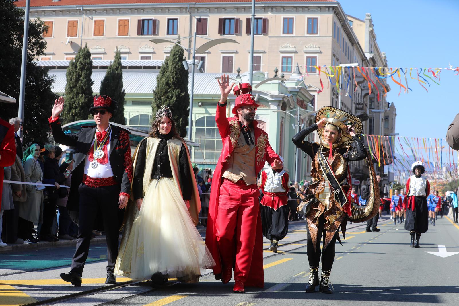 Rijeka: Povorka makara na Rije?kom karnevalu Rijeka: Povorka makara na Rije?kom karnevalu