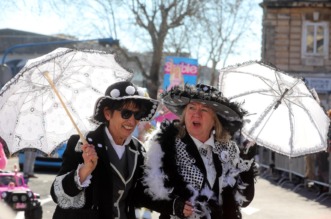 Rijeka: Povorka makara na Rije?kom karnevalu Rijeka: Povorka makara na Rije?kom karnevalu