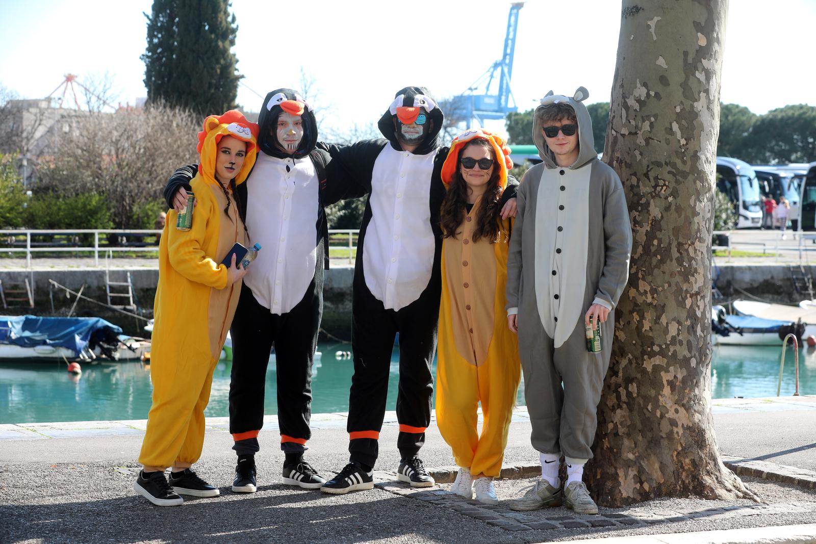 Rijeka: Povorka makara na Rije?kom karnevalu Rijeka: Povorka makara na Rije?kom karnevalu