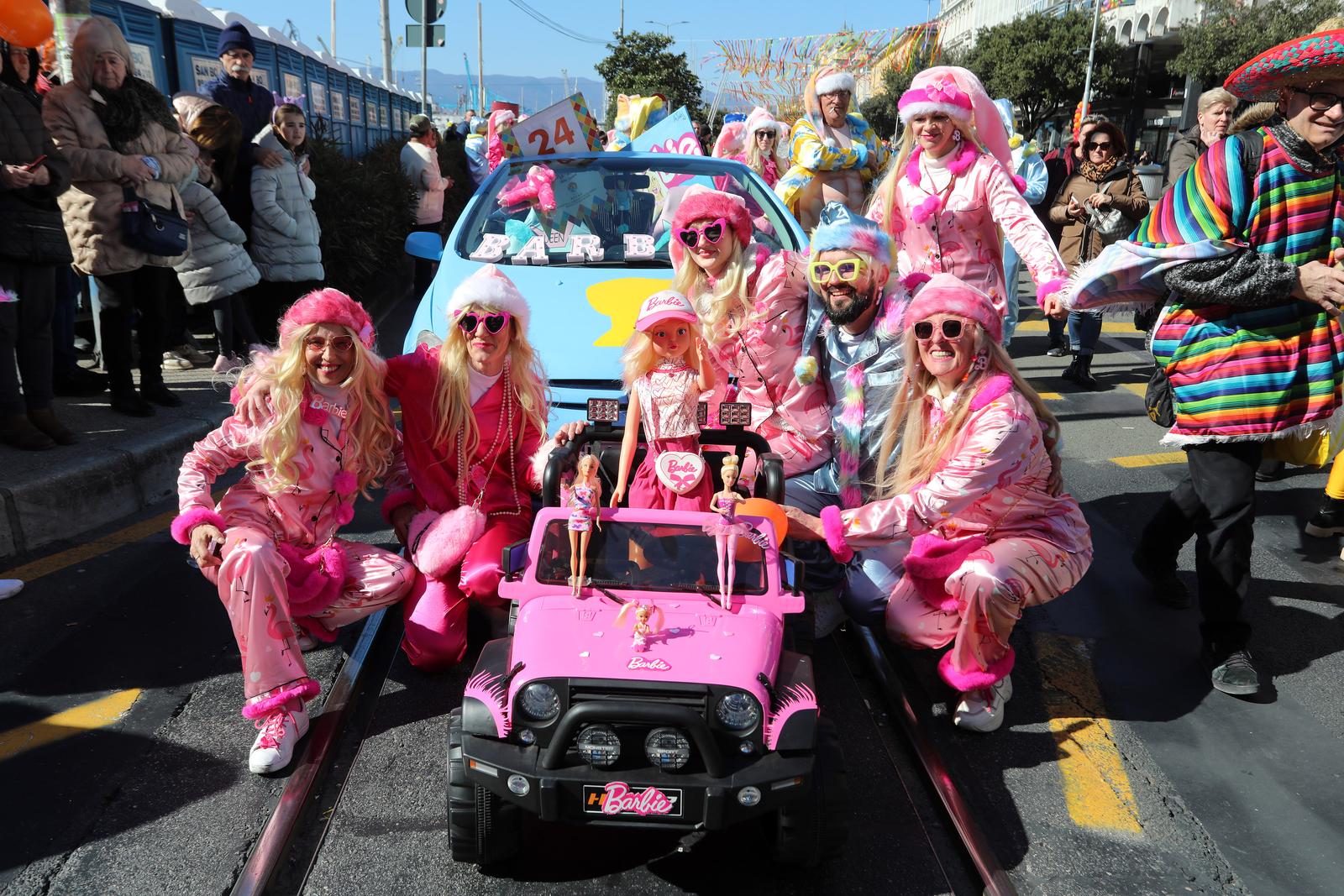 Rijeka: Povorka makara na Rije?kom karnevalu Rijeka: Povorka makara na Rije?kom karnevalu