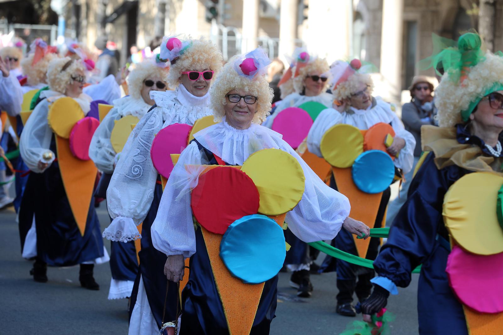 Rijeka: Povorka maškara na Riječkom karnevalu Rijeka: Povorka maškara na Riječkom karnevalu