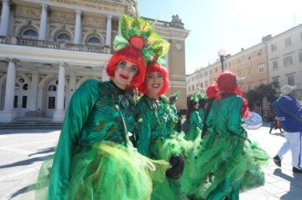 Rijeka: Povorka makara na Rije?kom karnevalu Rijeka: Povorka makara na Rije?kom karnevalu