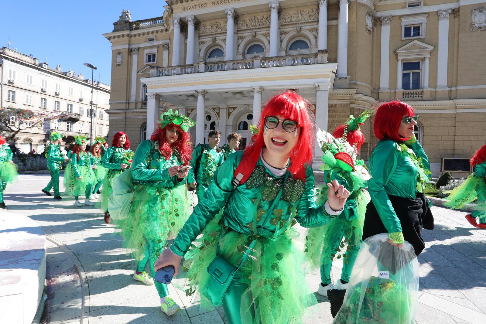 Rijeka: Povorka makara na Rije?kom karnevalu Rijeka: Povorka makara na Rije?kom karnevalu