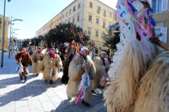 Rijeka: Povorka makara na Rije?kom karnevalu Rijeka: Povorka makara na Rije?kom karnevalu