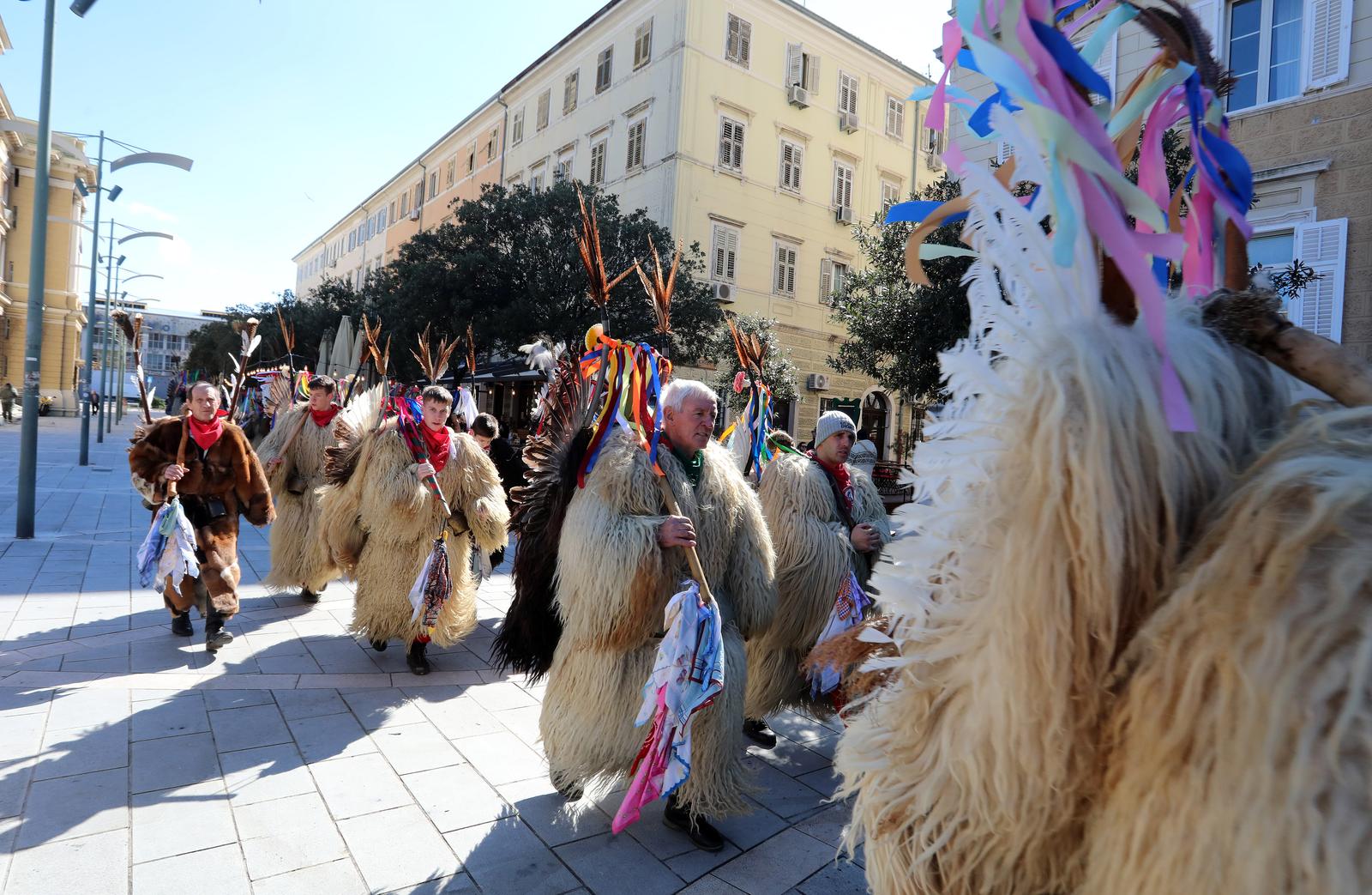 Rijeka: Povorka makara na Rije?kom karnevalu Rijeka: Povorka makara na Rije?kom karnevalu