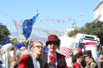 Rijeka: Povorka makara na Rije?kom karnevalu Rijeka: Povorka makara na Rije?kom karnevalu