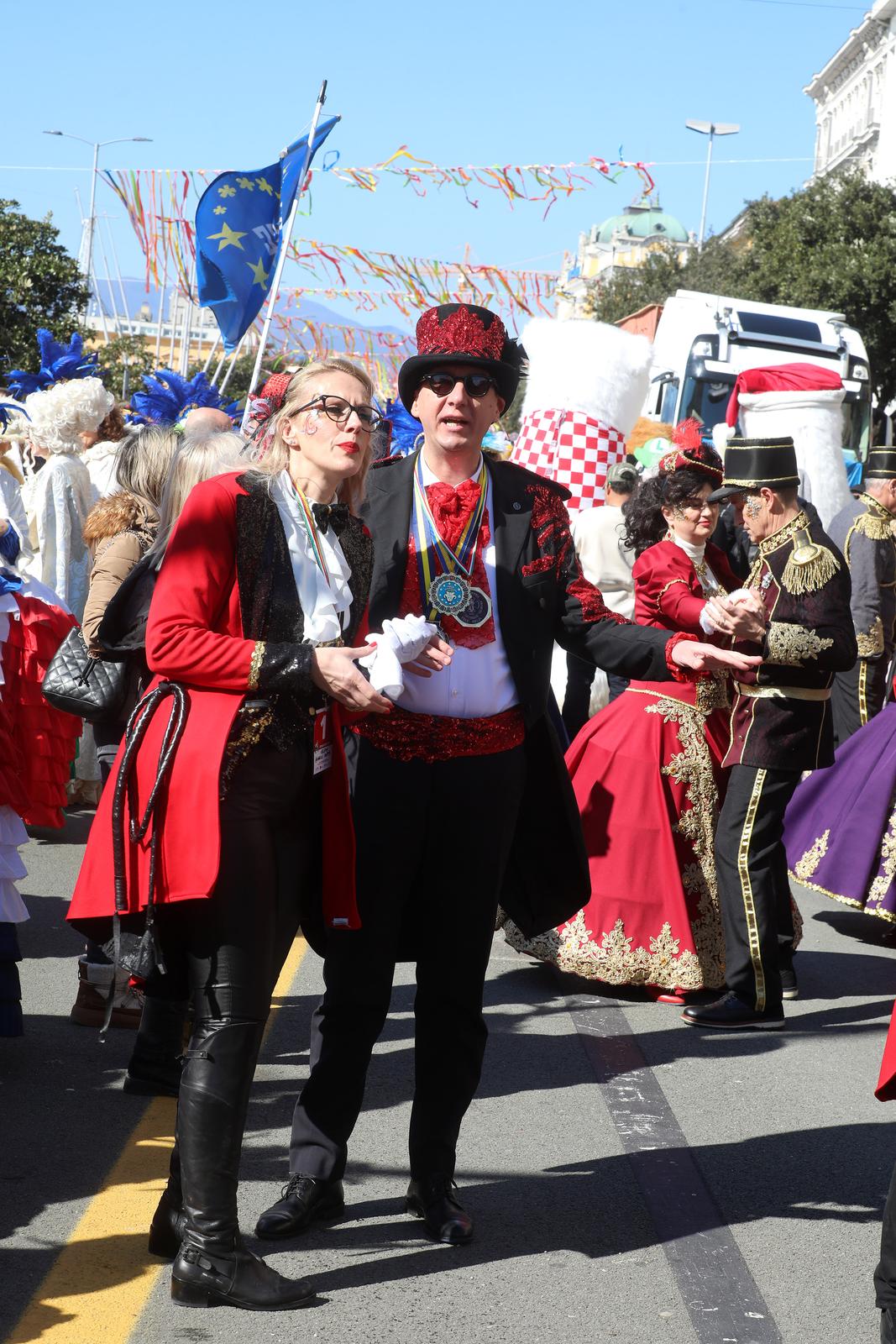 Rijeka: Povorka makara na Rije?kom karnevalu Rijeka: Povorka makara na Rije?kom karnevalu