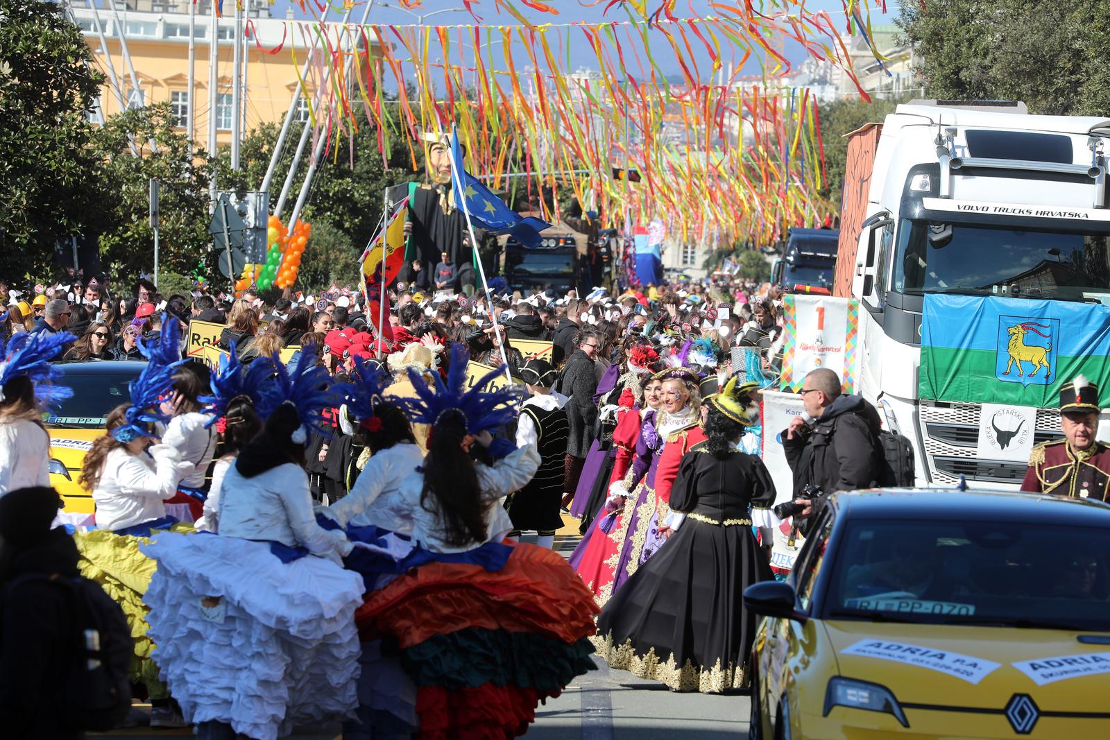 Rijeka: Povorka maškara na Riječkom karnevalu Rijeka: Povorka maškara na Riječkom karnevalu