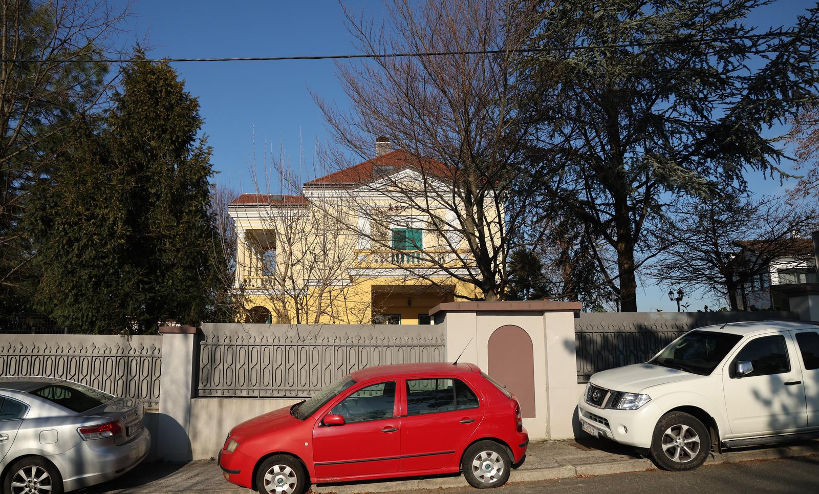 Zagreb: Ba?ena bomba u dvorite ku?e Andyja Bare