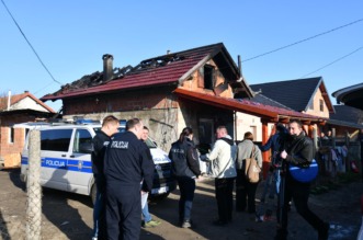 Troje djece poginulo u požaru u Kuršancu, žena i jedno dijete su u bolnici