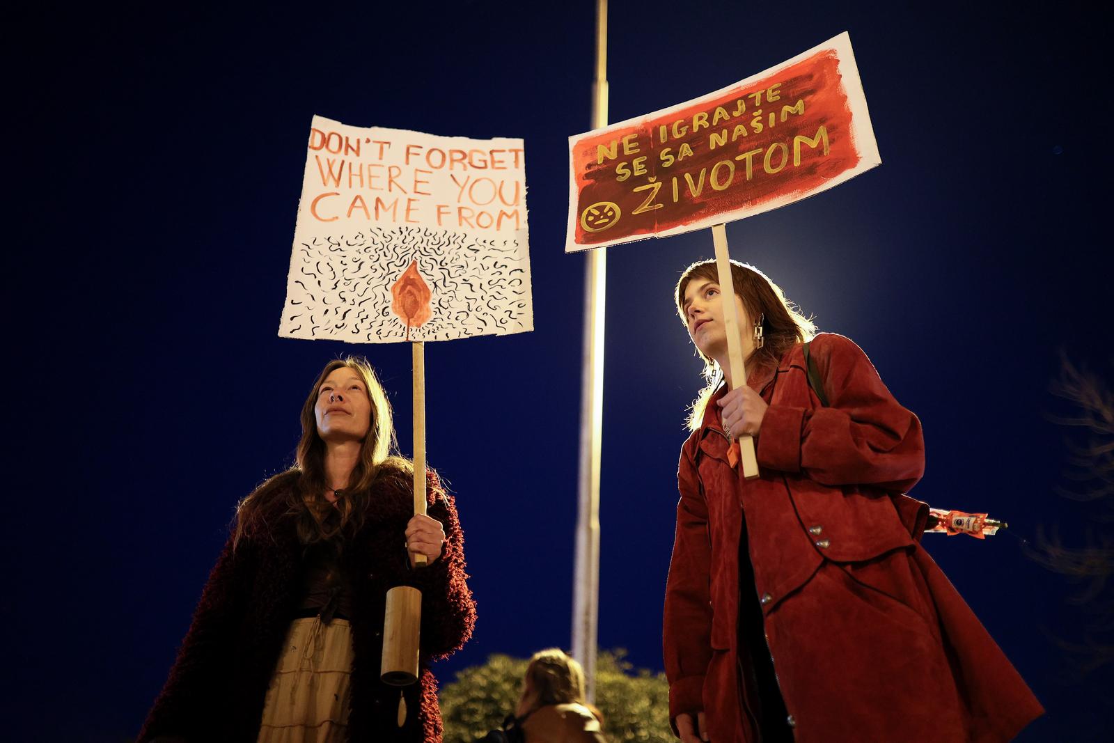 U Rijeci održan Noćni marž povodom Međunarodnog dana žena U Rijeci održan Noćni marž povodom Međunarodnog dana žena