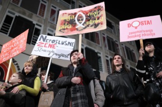 U Rijeci održan Noćni marž povodom Međunarodnog dana žena U Rijeci održan Noćni marž povodom Međunarodnog dana žena