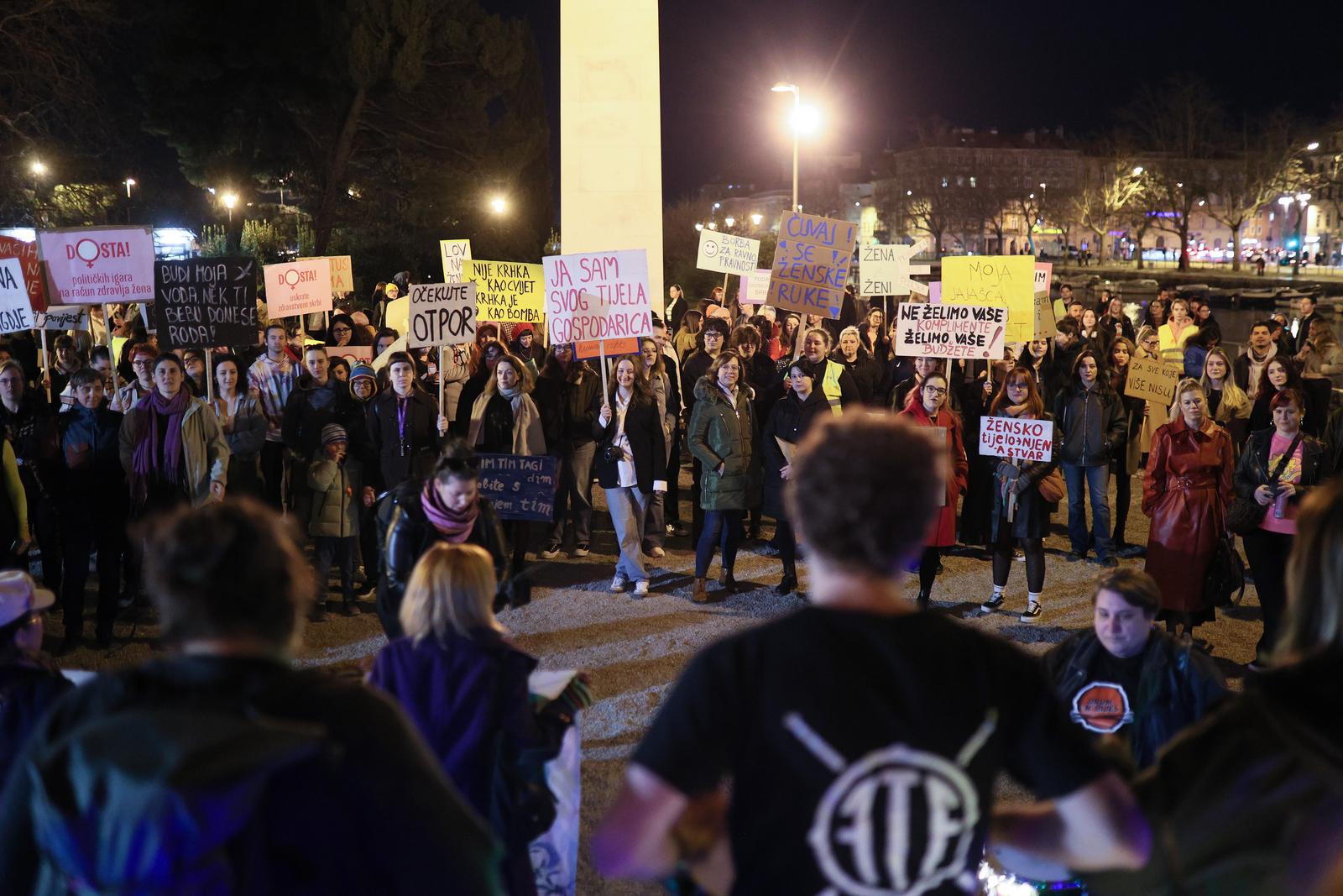 U Rijeci održan Noćni marž povodom Međunarodnog dana žena U Rijeci održan Noćni marž povodom Međunarodnog dana žena