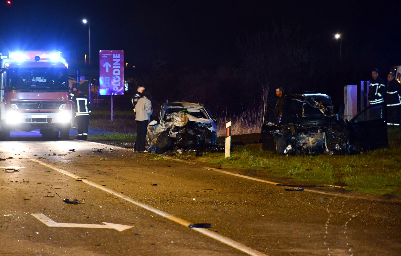 Slavonski Brod: U teškoj prometnoj nesreći smrtno stradale dvije osobe Slavonski Brod: U teškoj prometnoj nesreći smrtno stradale dvije osobe