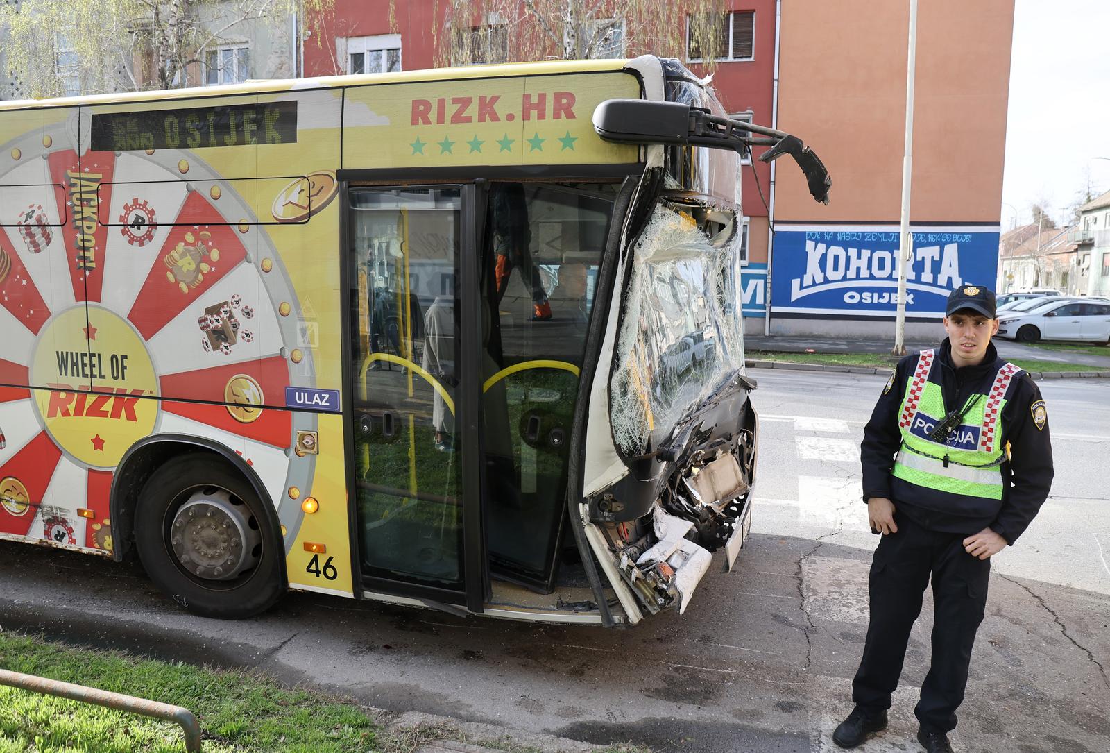 Sudarila se dva autobusa u Osijeku, ozlijeđeno najmanje 15 ljudi